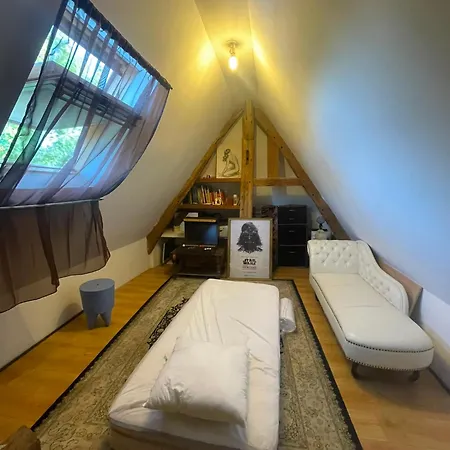 Beautiful Norman House On 3 Levels *